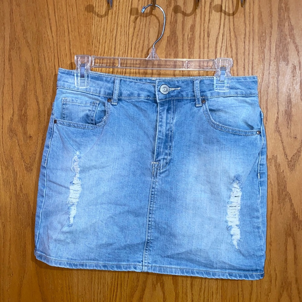 Forever 21 Light Wash Distressed Denim Skirt